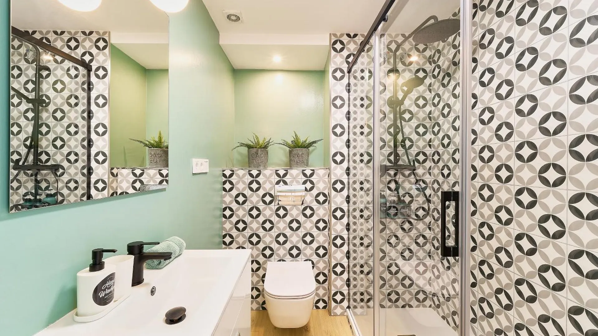 Hola Marbella Charming Apartment Beach & Old Town 0*,