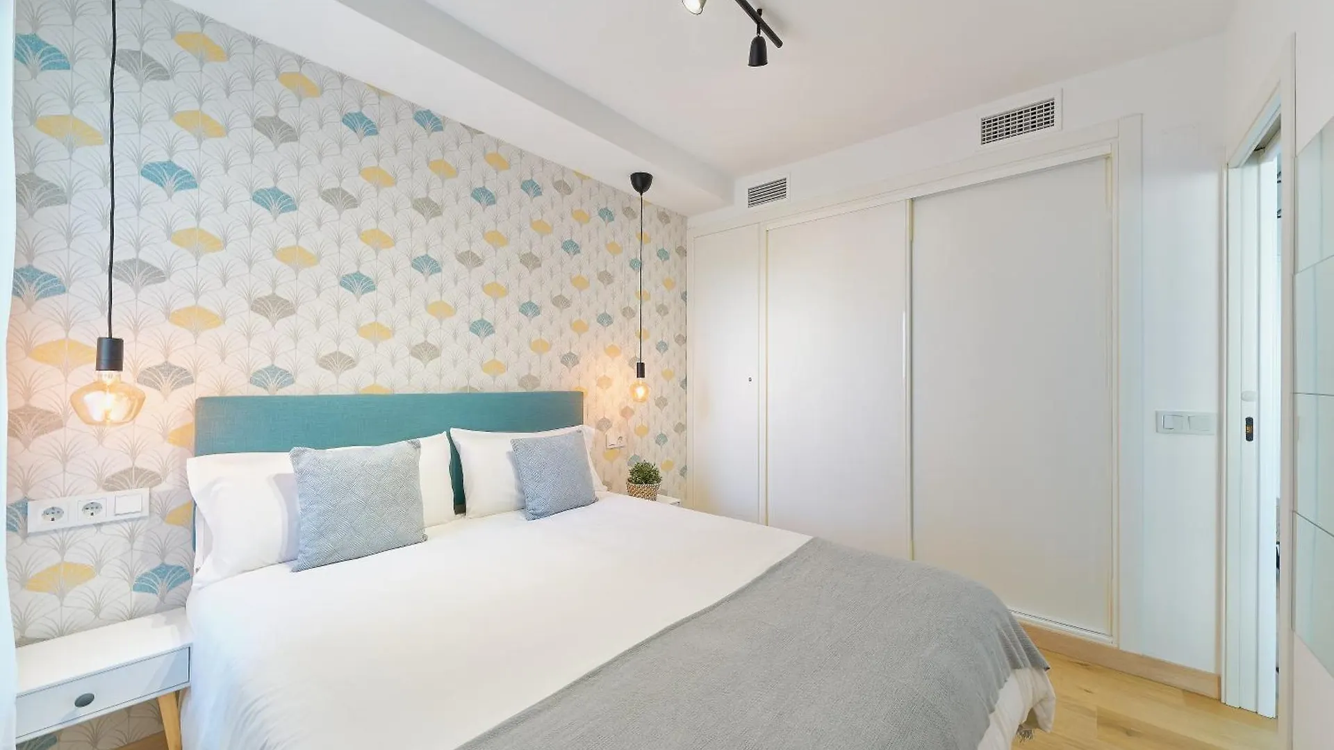 Hola Marbella Charming Apartment Beach & Old Town Spain